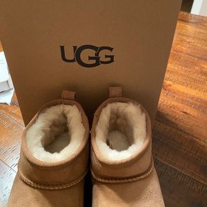 UGG ultra mini size 10, brand new, with the box